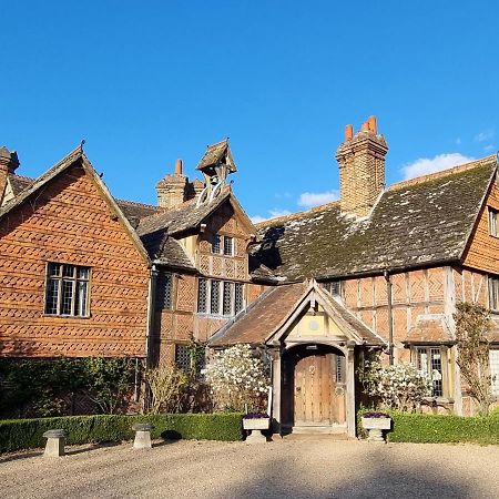 Langshott Manor - Luxury Hotel Gatwick Horley Esterno foto