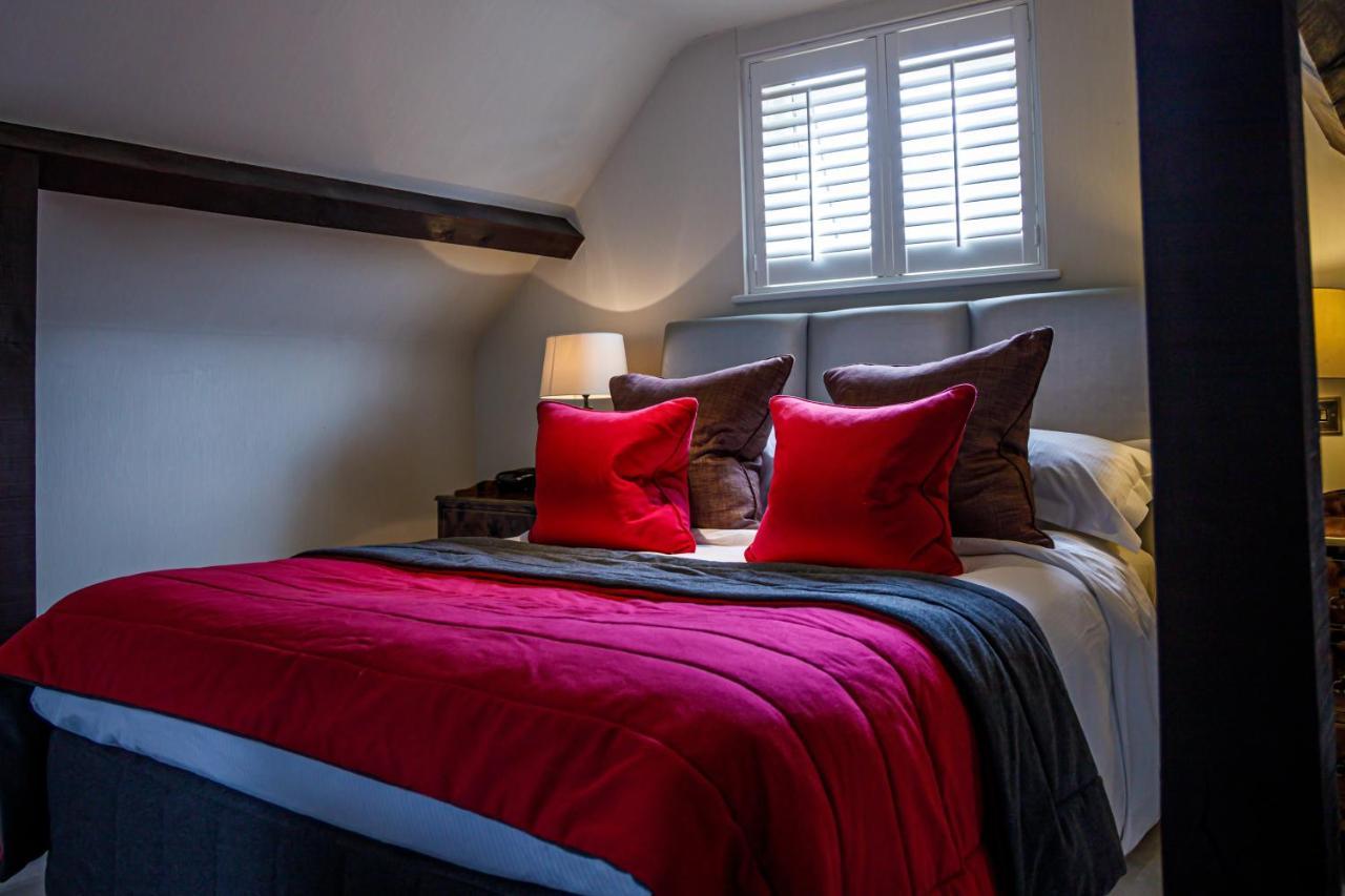 Langshott Manor - Luxury Hotel Gatwick Horley Esterno foto