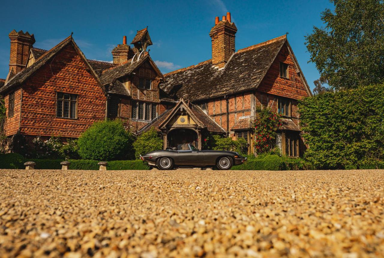 Langshott Manor - Luxury Hotel Gatwick Horley Esterno foto