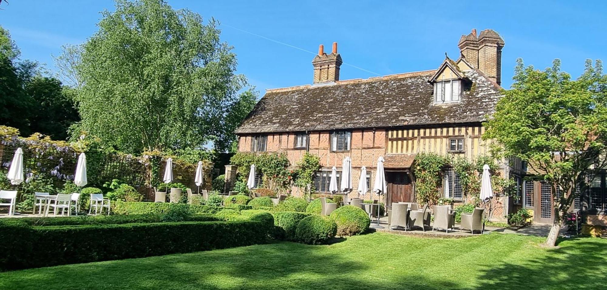 Langshott Manor - Luxury Hotel Gatwick Horley Esterno foto