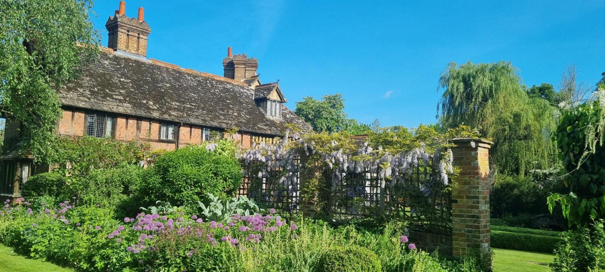 Langshott Manor - Luxury Hotel Gatwick Horley Esterno foto