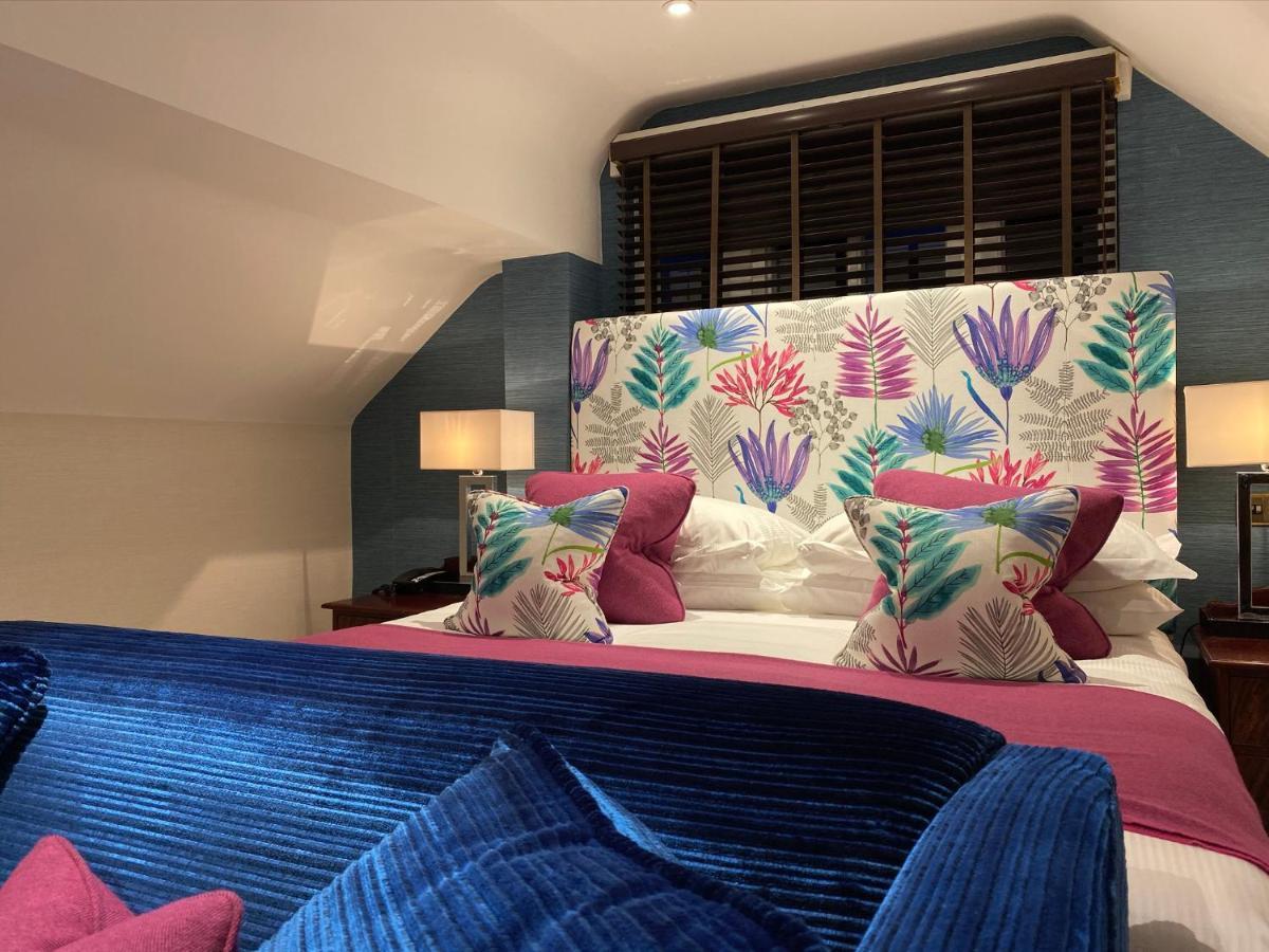 Langshott Manor - Luxury Hotel Gatwick Horley Esterno foto