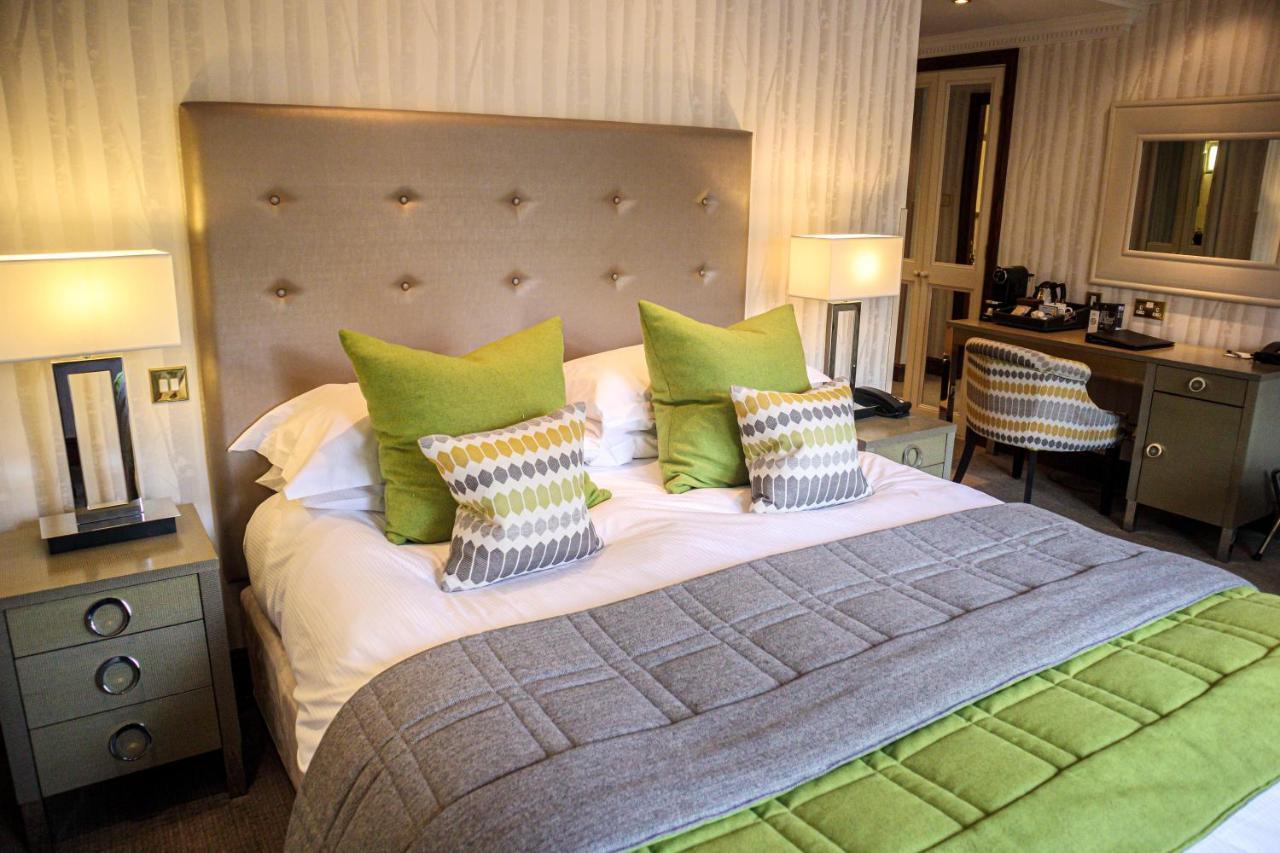 Langshott Manor - Luxury Hotel Gatwick Horley Esterno foto
