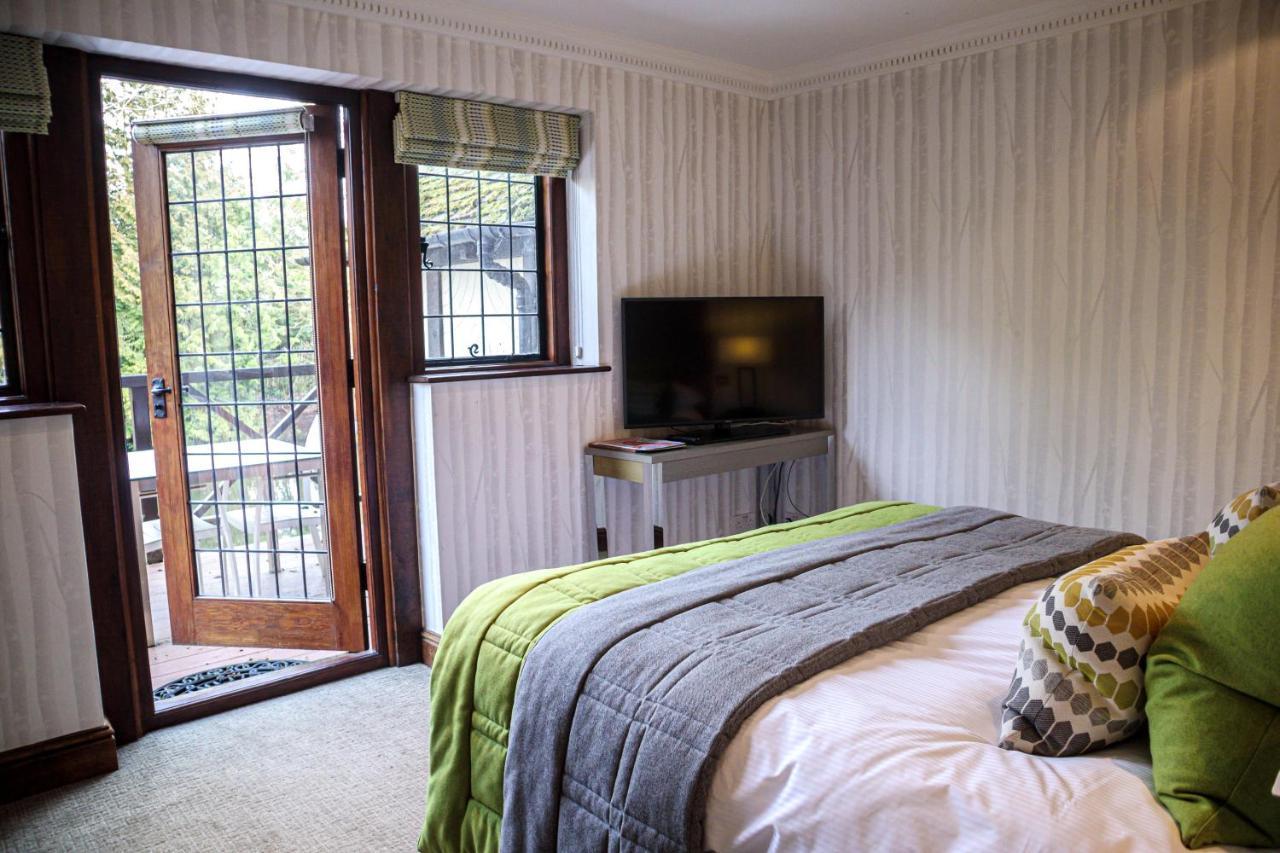 Langshott Manor - Luxury Hotel Gatwick Horley Esterno foto