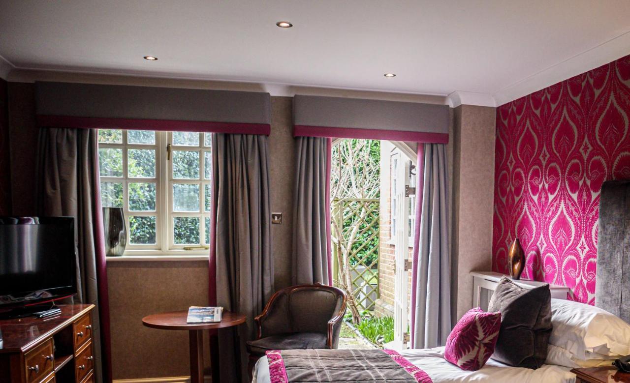 Langshott Manor - Luxury Hotel Gatwick Horley Esterno foto