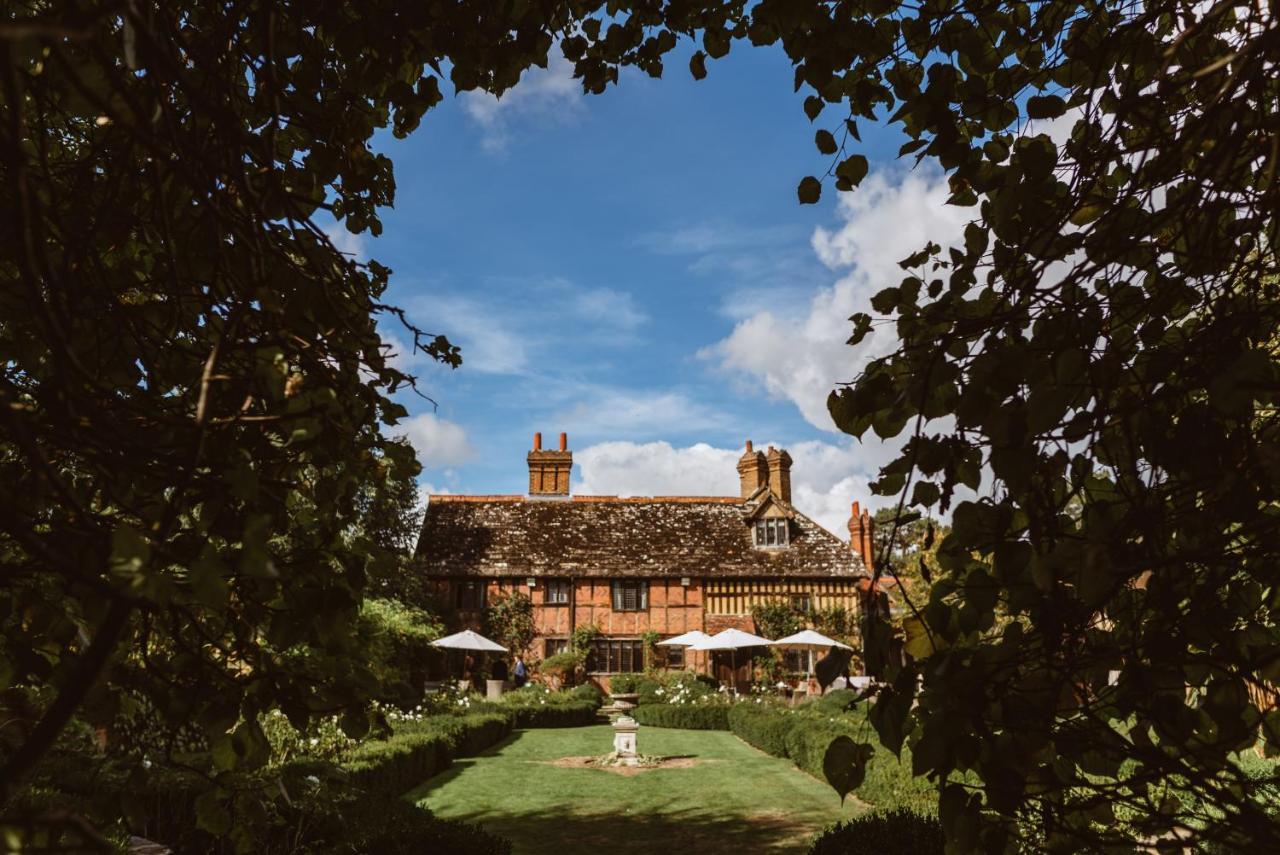 Langshott Manor - Luxury Hotel Gatwick Horley Esterno foto