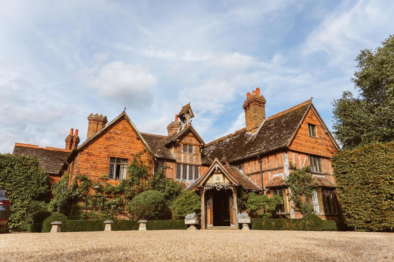 Langshott Manor - Luxury Hotel Gatwick Horley Esterno foto