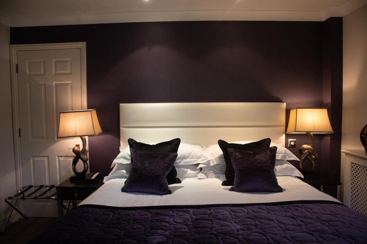 Langshott Manor - Luxury Hotel Gatwick Horley Esterno foto